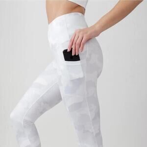 90 Degrees by Reflex 7/8 Length Pockets Leggings Size Small